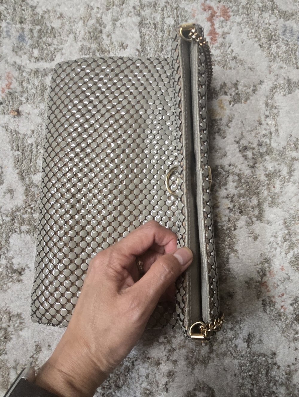 Metal Mesh Evening Shoulder Bag in Taupe And Gold Metal-EUC - Picture 4 of 9